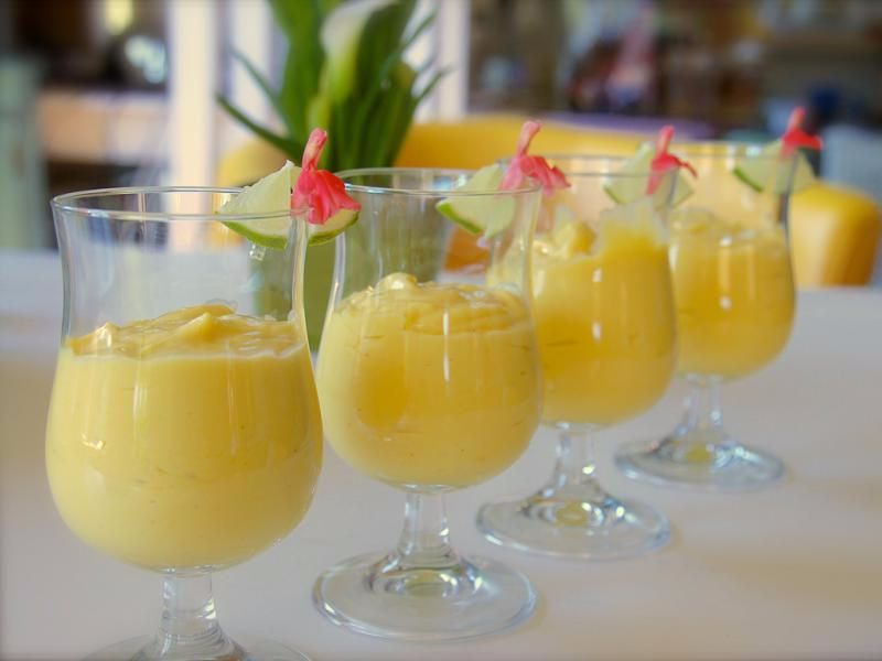 Mandelsahne-Limetten-Mango Pudding